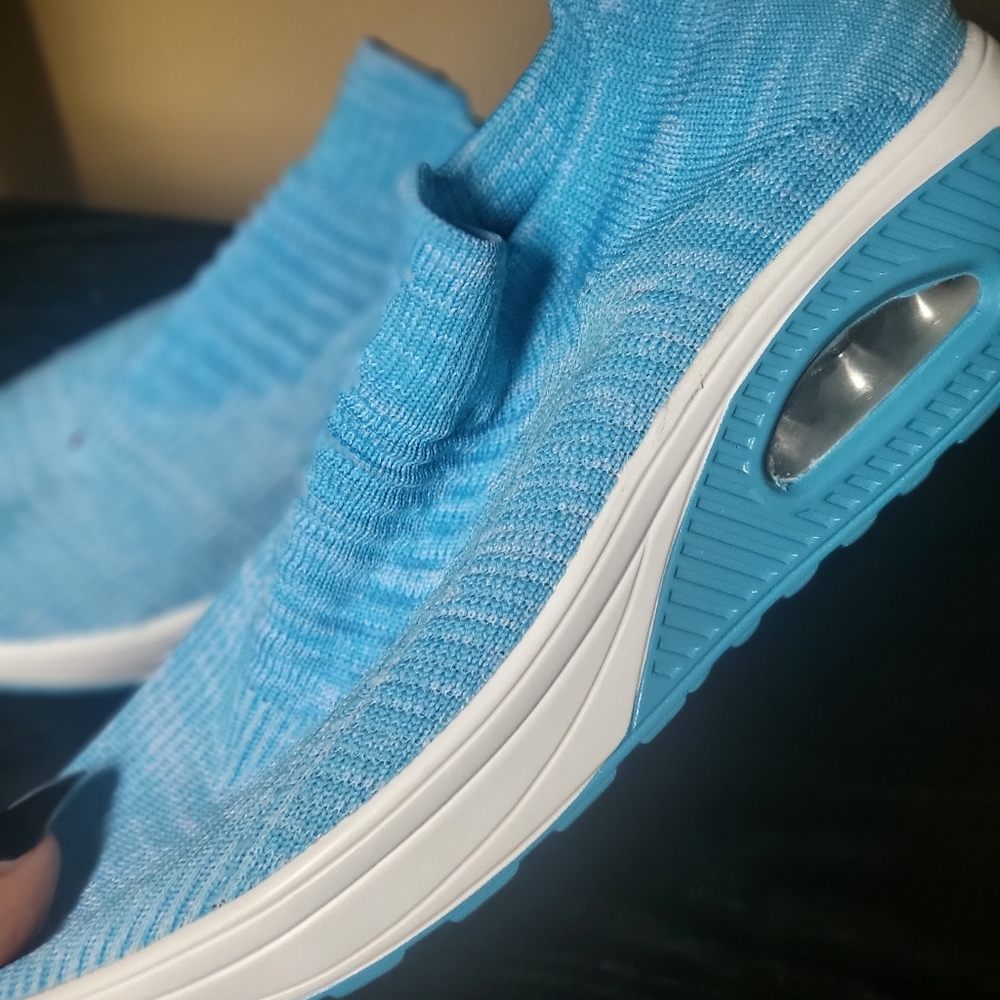 Shoes - Picture 4 of 4